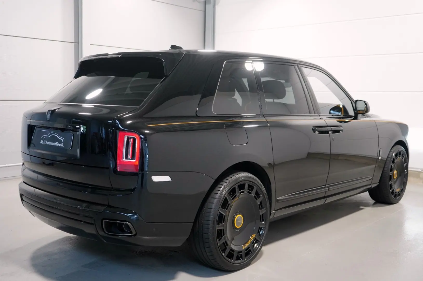 Rolls-Royce Cullinan BLACK BADGE*STARLIGHT*BESPOKE*MANSORY*