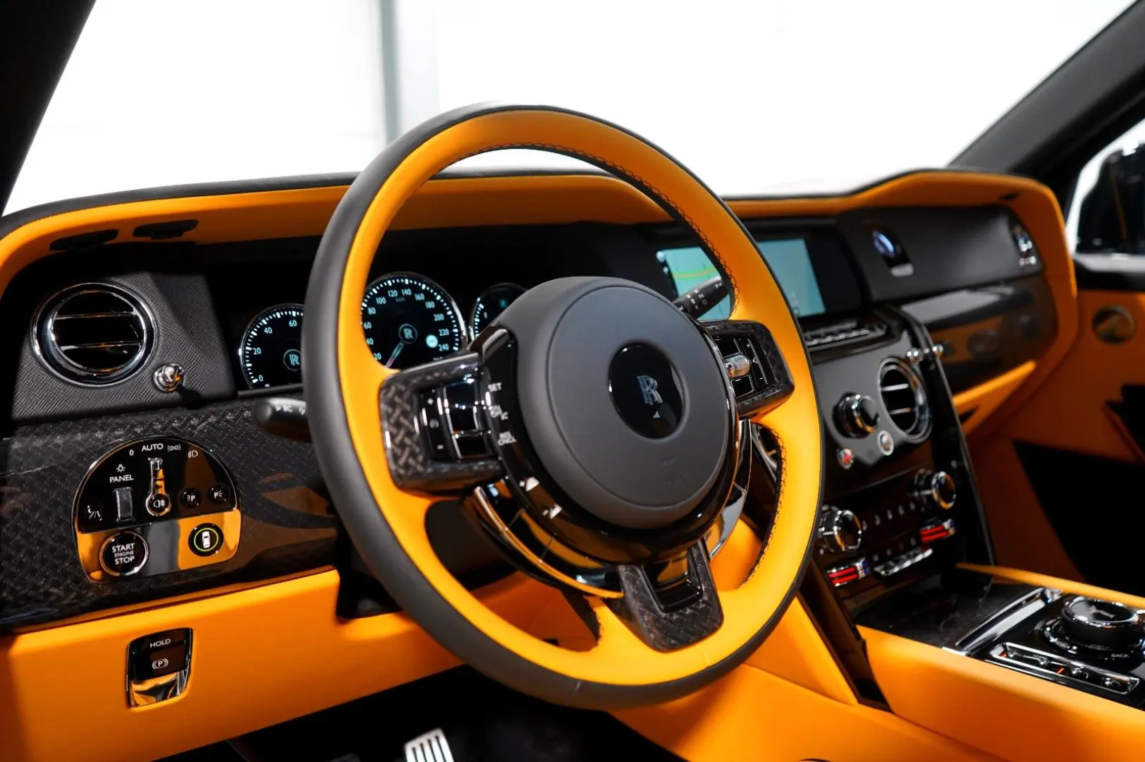 Rolls-Royce Cullinan BLACK BADGE*STARLIGHT*BESPOKE*MANSORY*