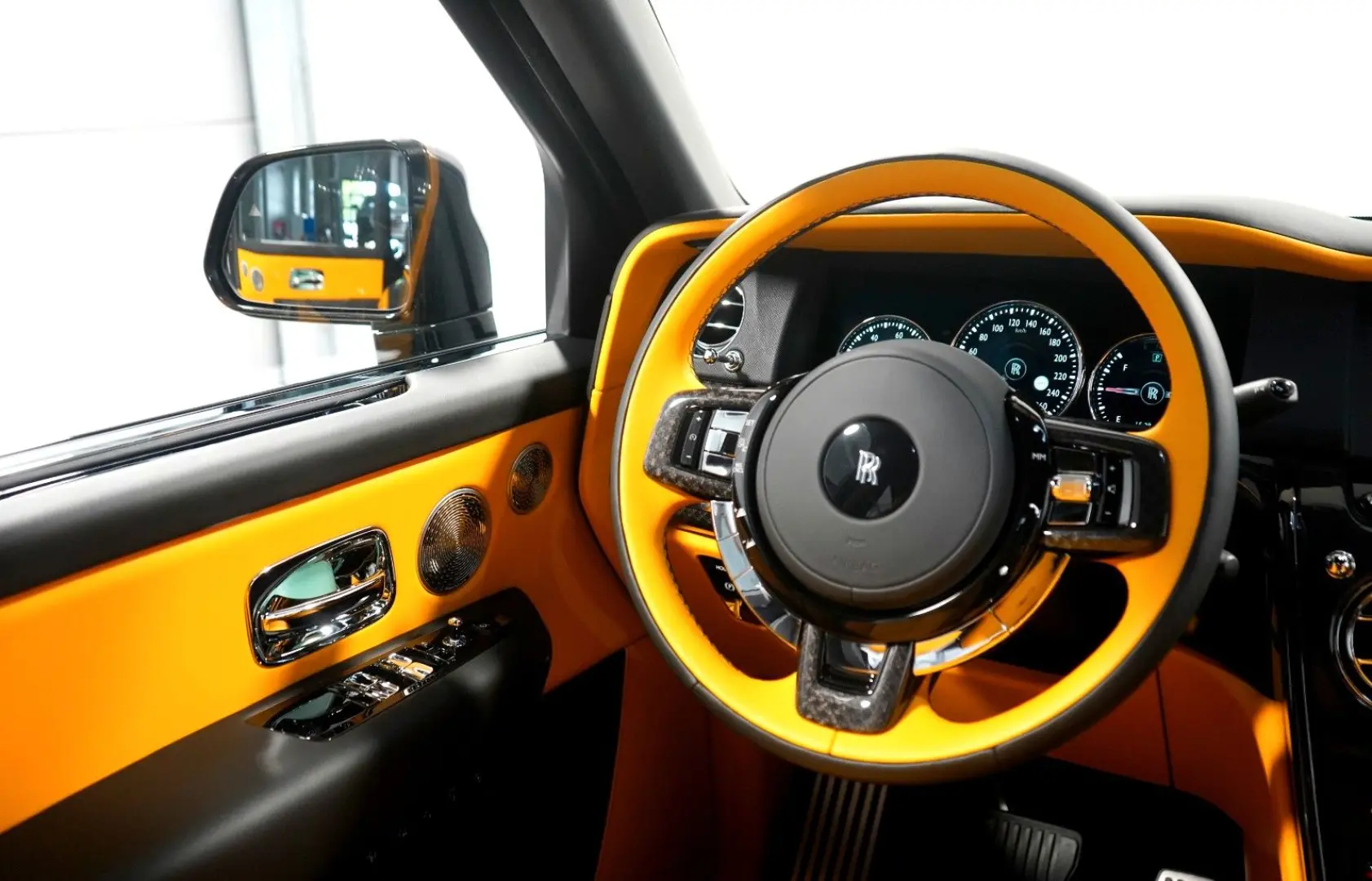 Rolls-Royce Cullinan BLACK BADGE*STARLIGHT*BESPOKE*MANSORY*