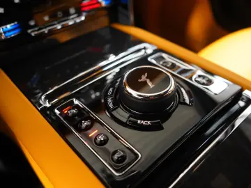 Rolls-Royce Cullinan BLACK BADGE*STARLIGHT*BESPOKE*MANSORY*