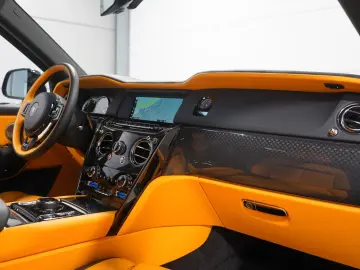 Rolls-Royce Cullinan BLACK BADGE*STARLIGHT*BESPOKE*MANSORY*