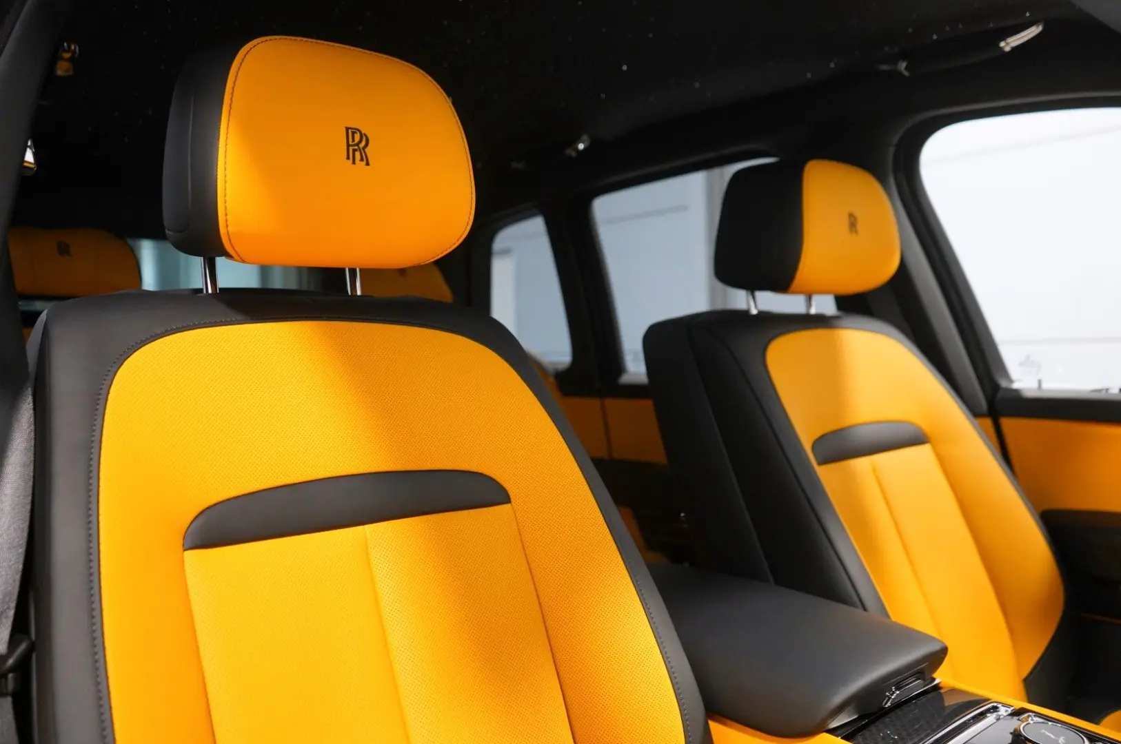 Rolls-Royce Cullinan BLACK BADGE*STARLIGHT*BESPOKE*MANSORY*