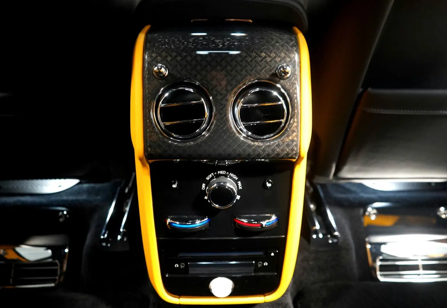 Rolls-Royce Cullinan BLACK BADGE*STARLIGHT*BESPOKE*MANSORY*