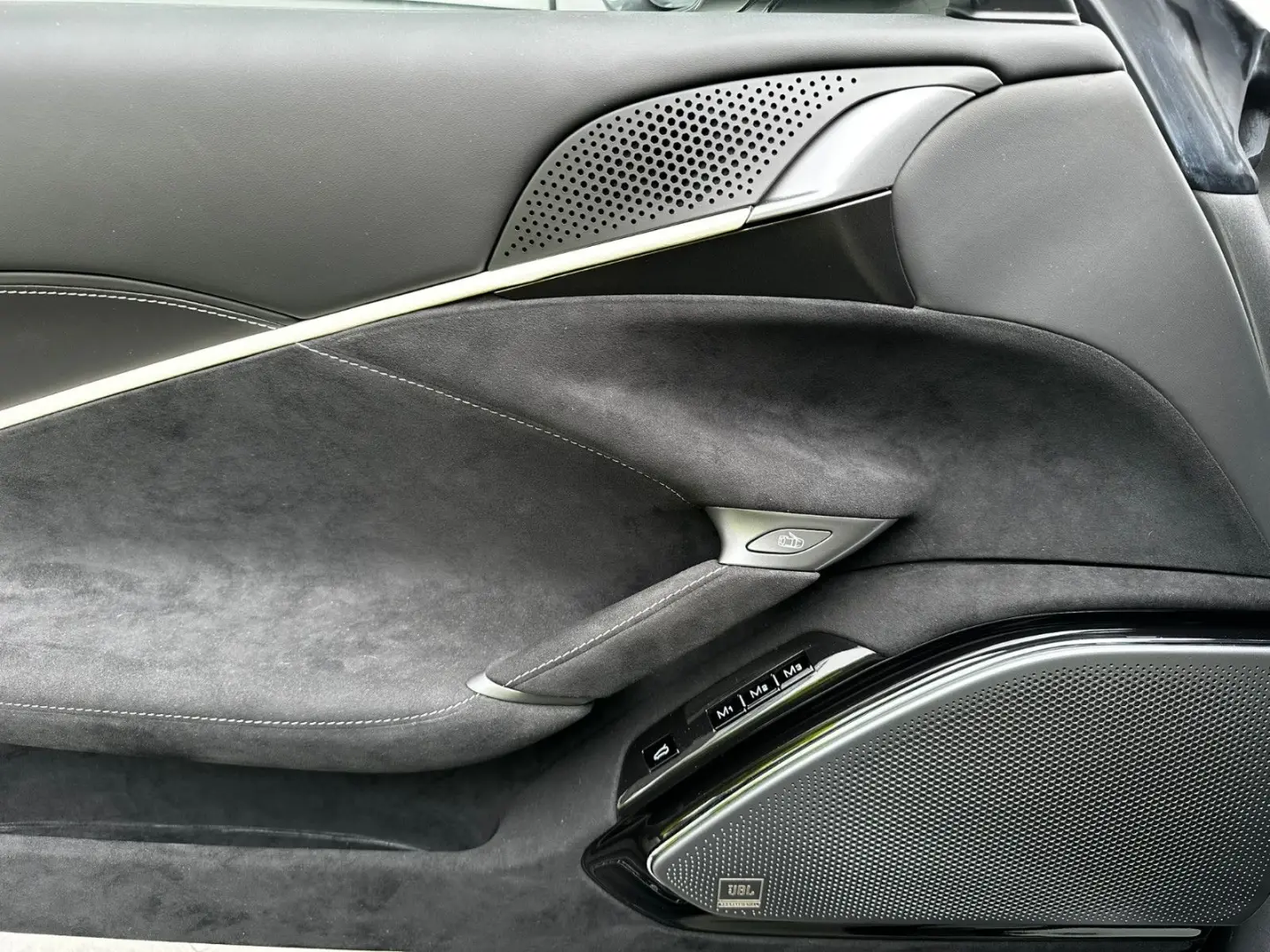 Roma  JBL EXT-WARRANTY 2DISPLAY SEAT-VEN CARBON