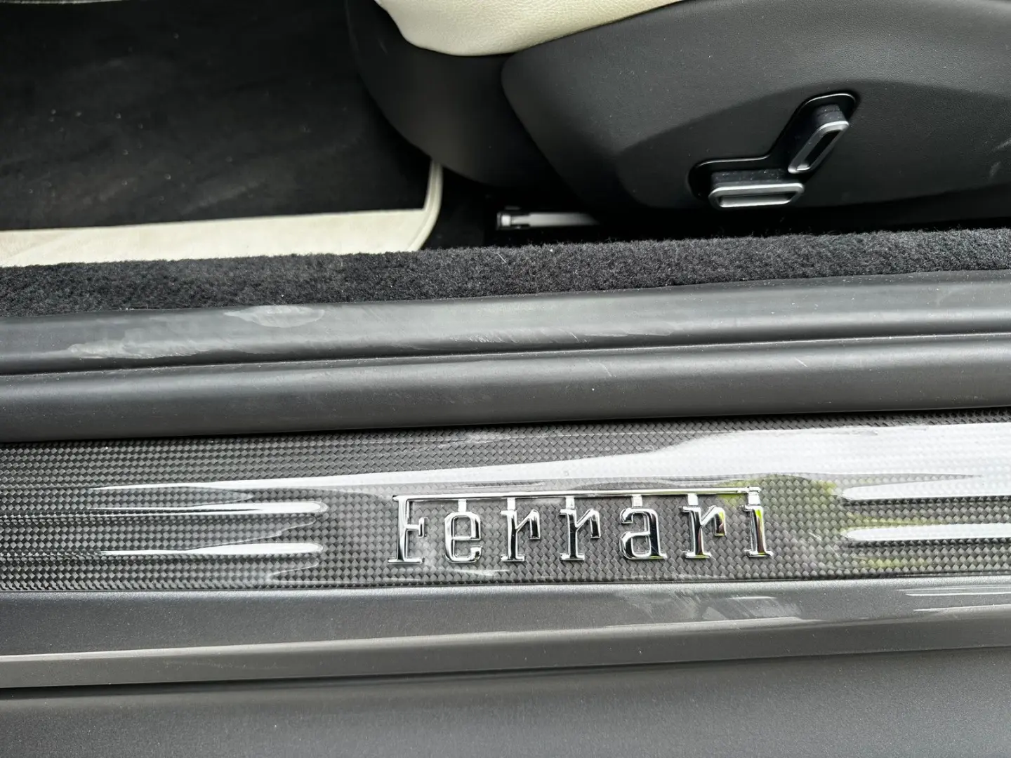 Roma  JBL EXT-WARRANTY 2DISPLAY SEAT-VEN CARBON