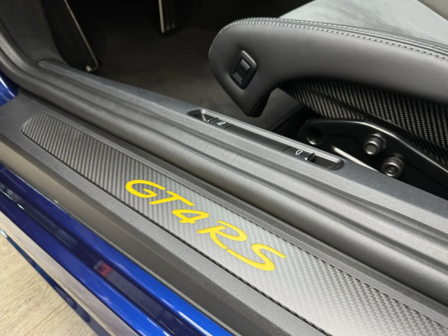 718 Cayman GT4 RS