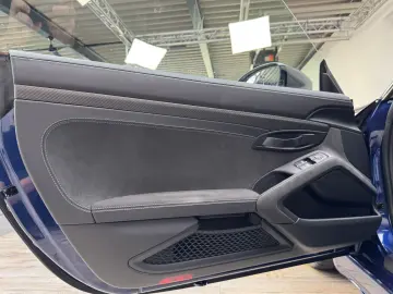 718 Cayman GT4 RS