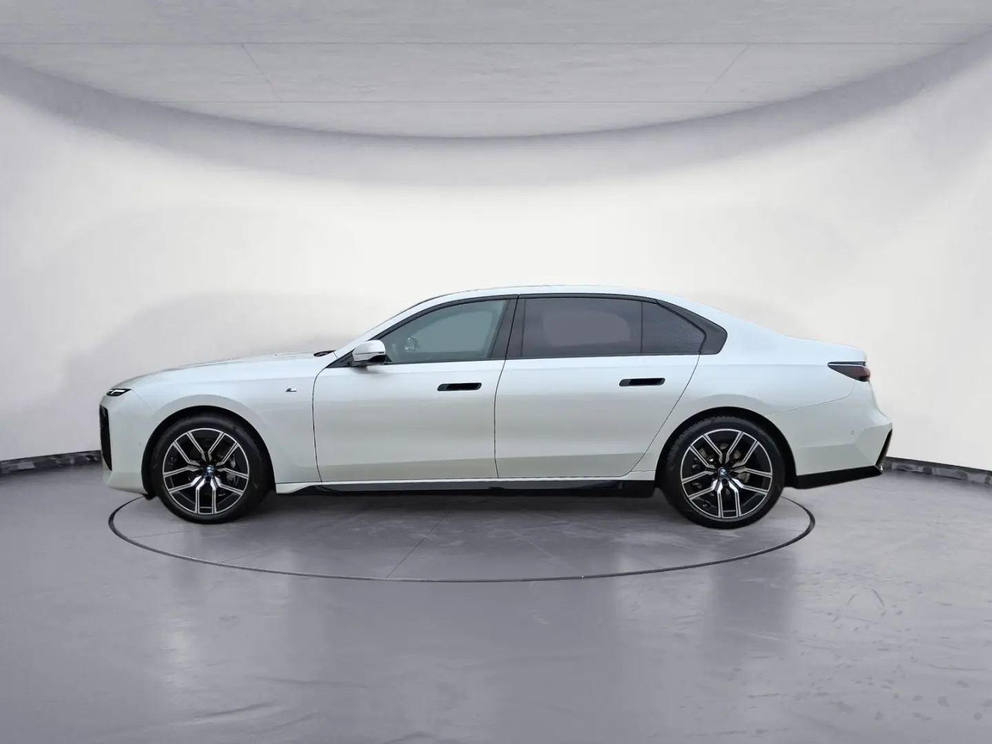 740d xDrive M SPORT Panorama Sky Lounge