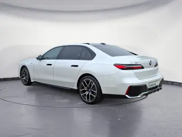 740d xDrive M SPORT Panorama Sky Lounge