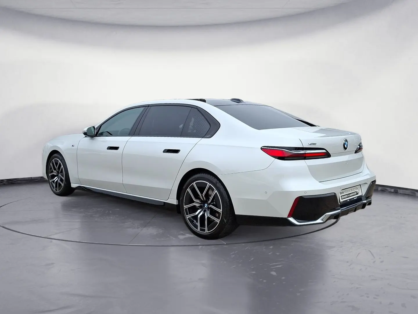 740d xDrive M SPORT Panorama Sky Lounge