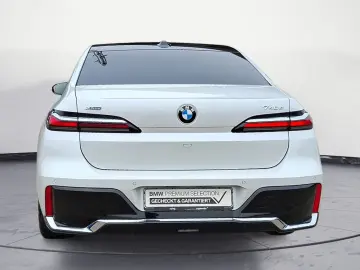 740d xDrive M SPORT Panorama Sky Lounge