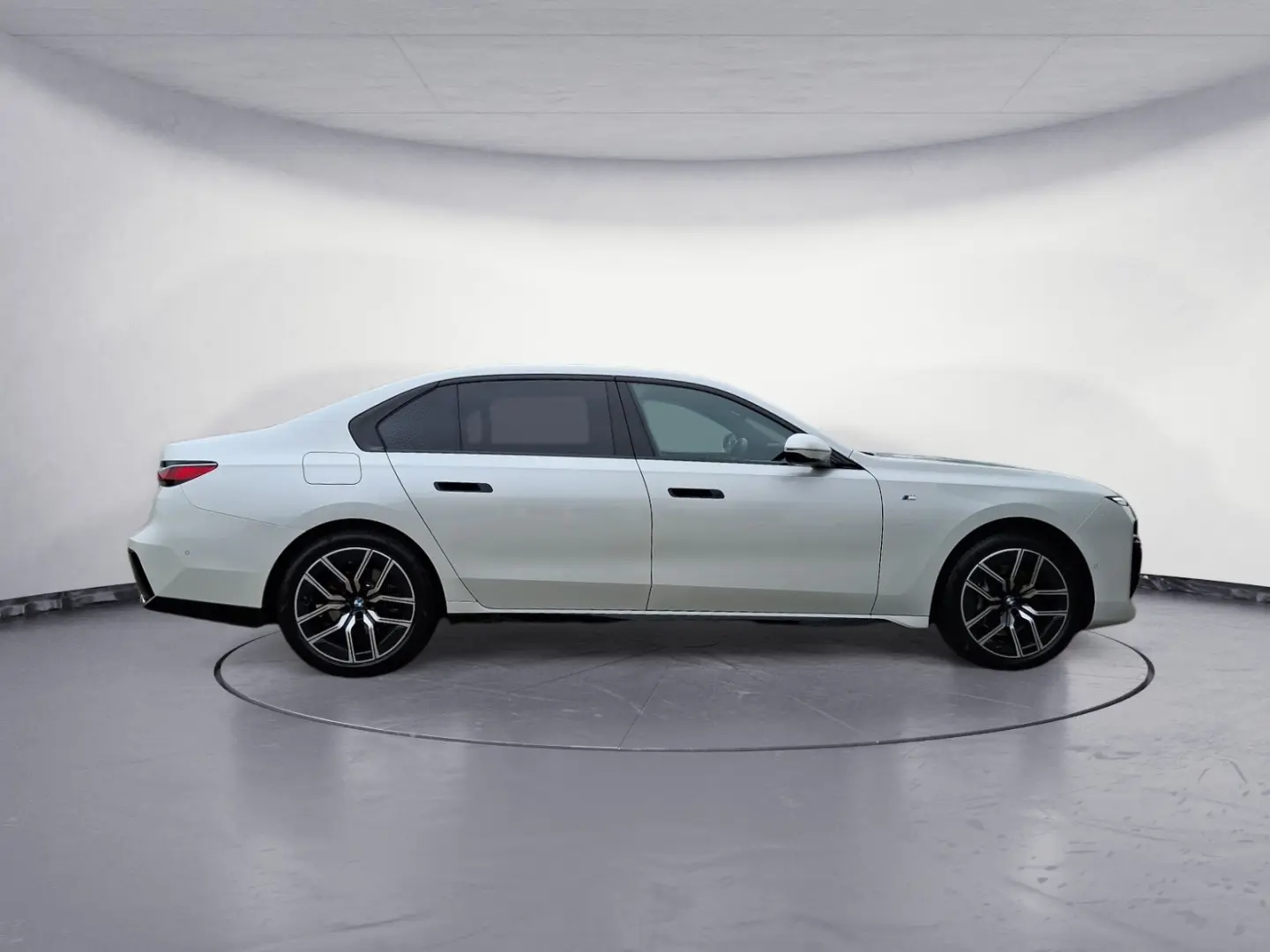740d xDrive M SPORT Panorama Sky Lounge