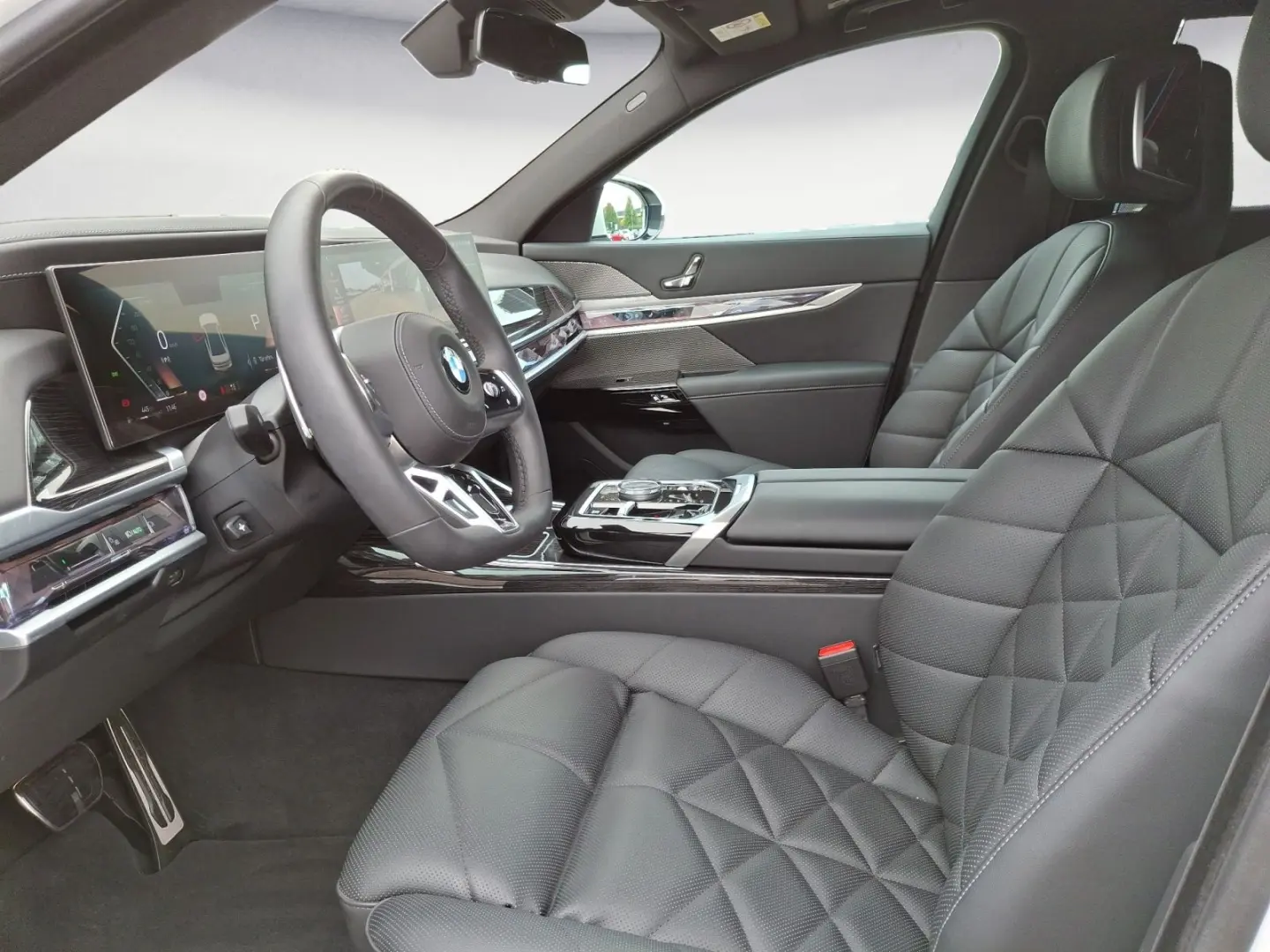 740d xDrive M SPORT Panorama Sky Lounge