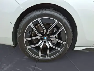 740d xDrive M SPORT Panorama Sky Lounge