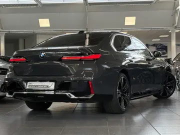 BMW 750e xDrive M Sport