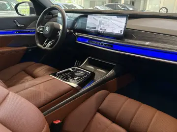 BMW 750e xDrive M Sport