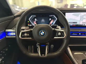 BMW 750e xDrive M Sport
