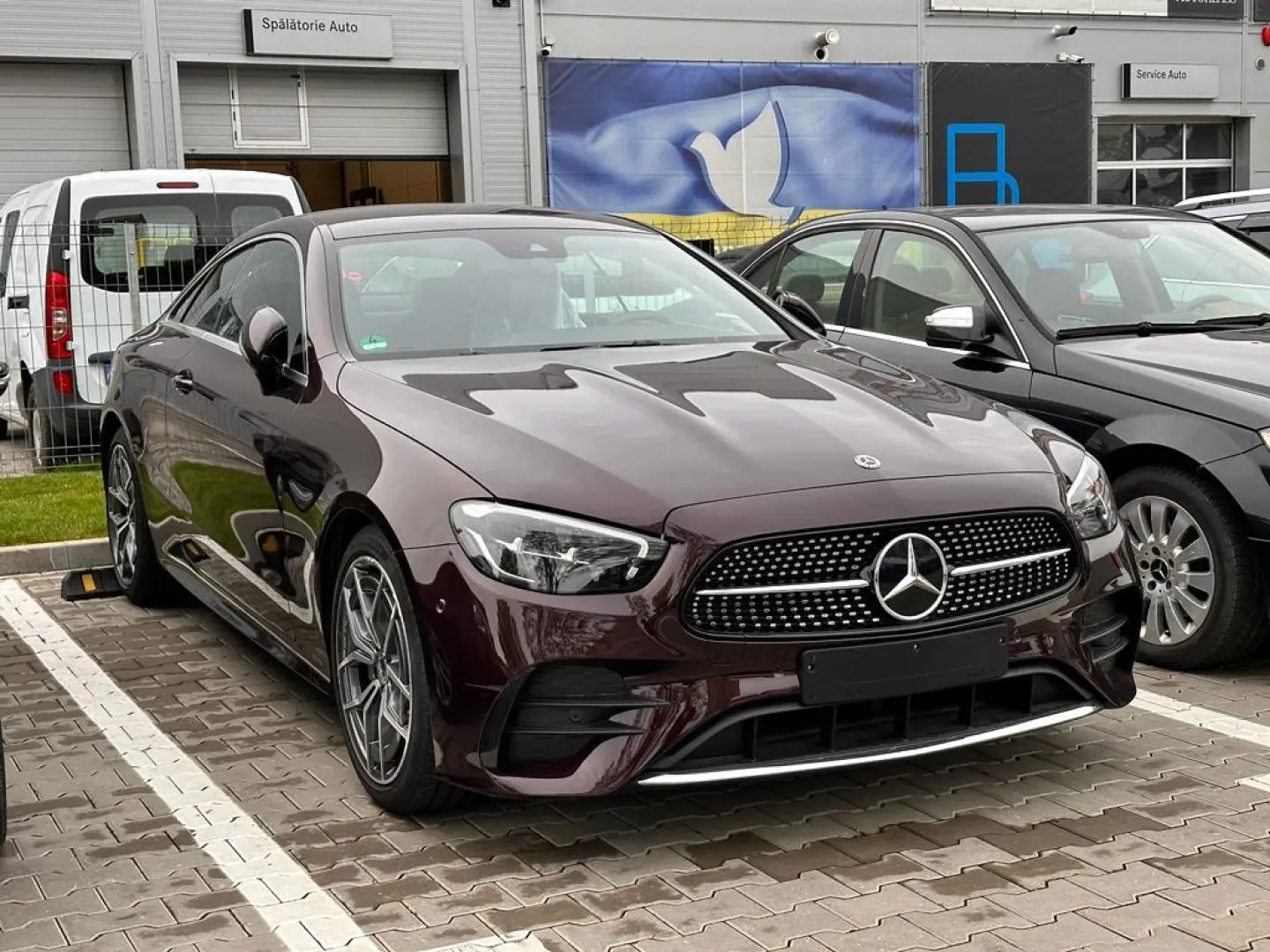Mercedes-Benz E 200