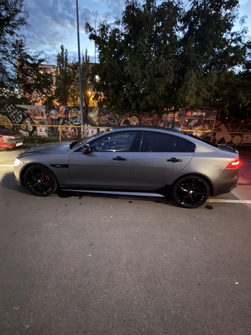 Jaguar XE