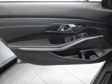 BMW 330i xDrive M Sport GSD ACC S&Go HiFi