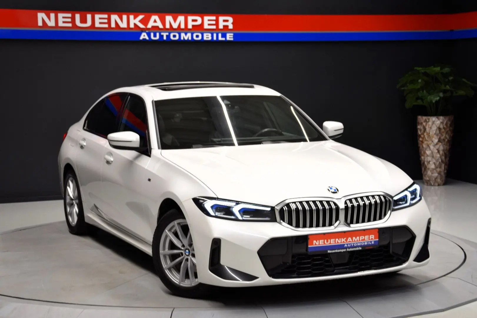 BMW 320 i xDrive M Sport ACC Kamera HeadUp