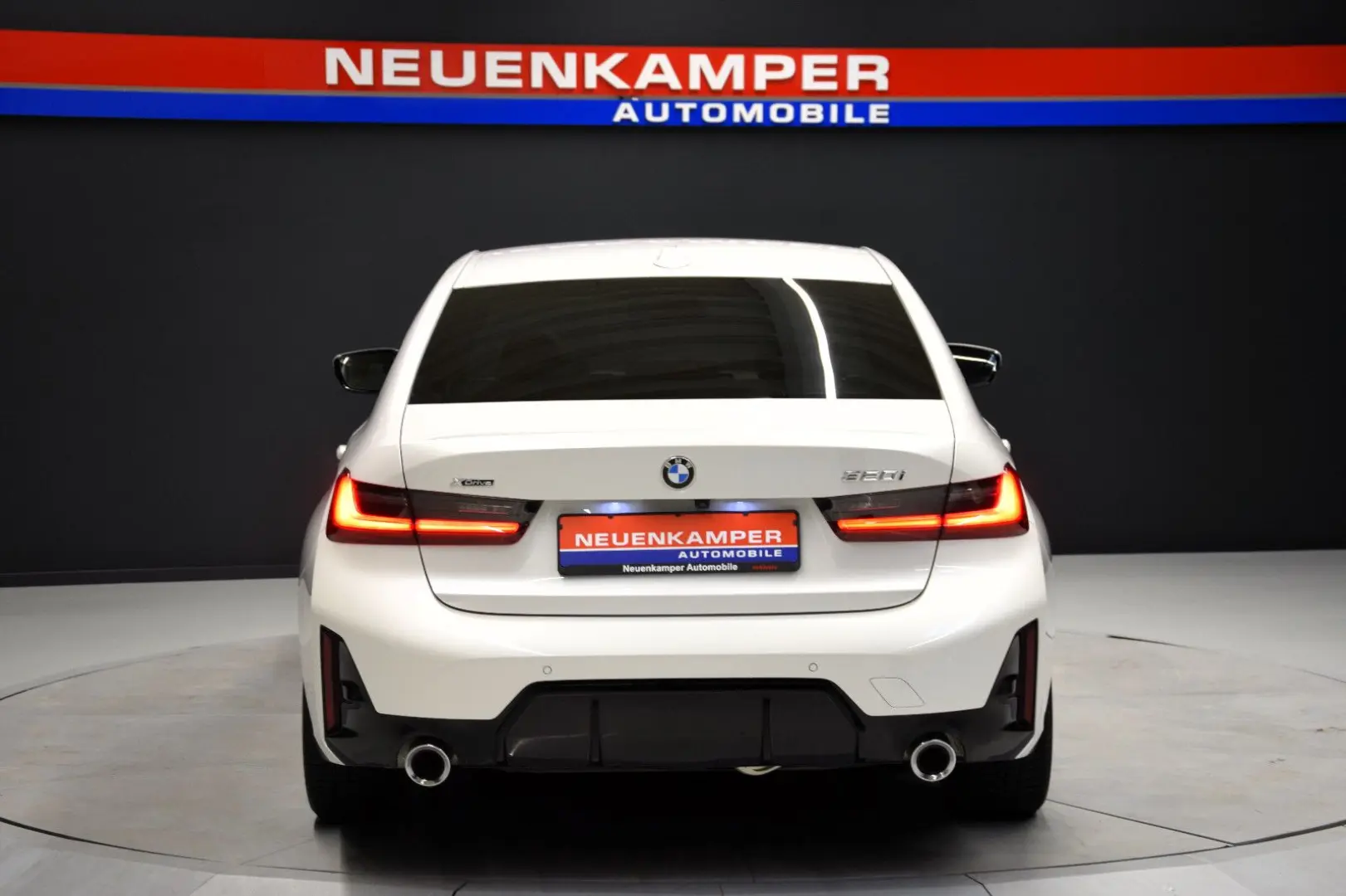 BMW 320 i xDrive M Sport ACC Kamera HeadUp