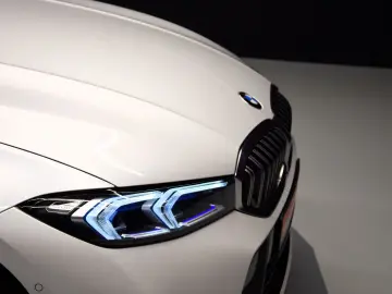 BMW 320 i xDrive M Sport ACC Kamera HeadUp