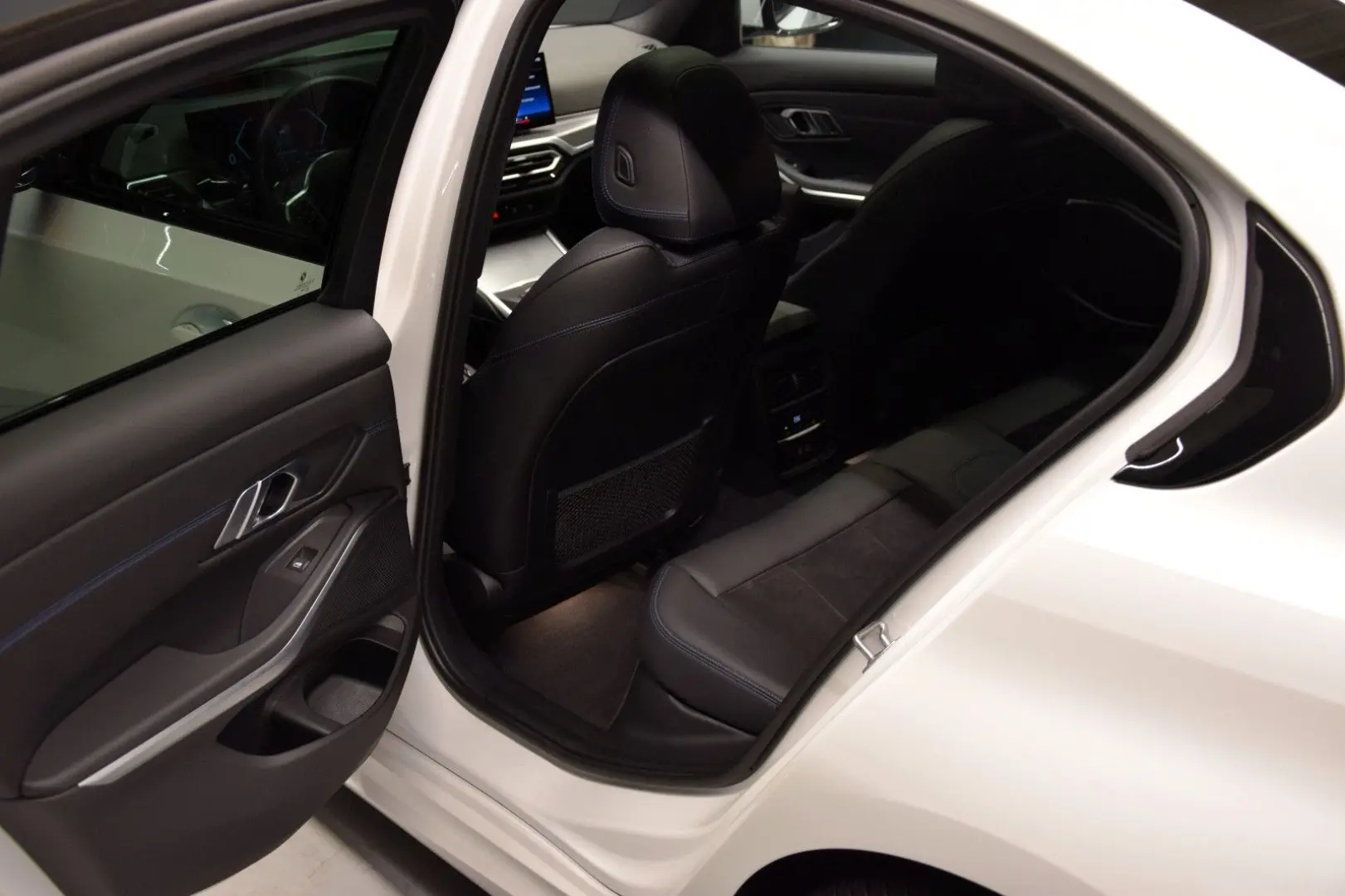BMW 320 i xDrive M Sport ACC Kamera HeadUp