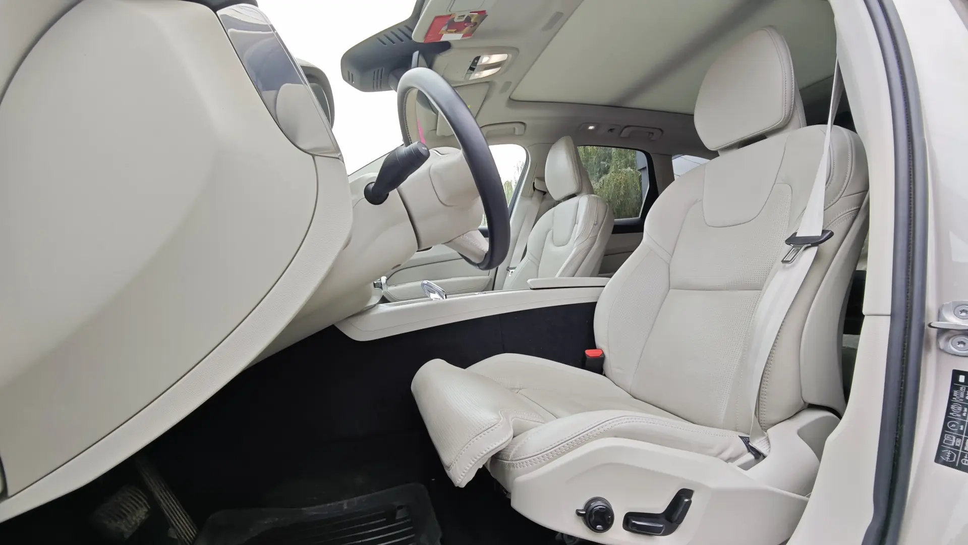 Volvo XC60 2.0d B4 Mild Hybrid AWD Ultimate Dark