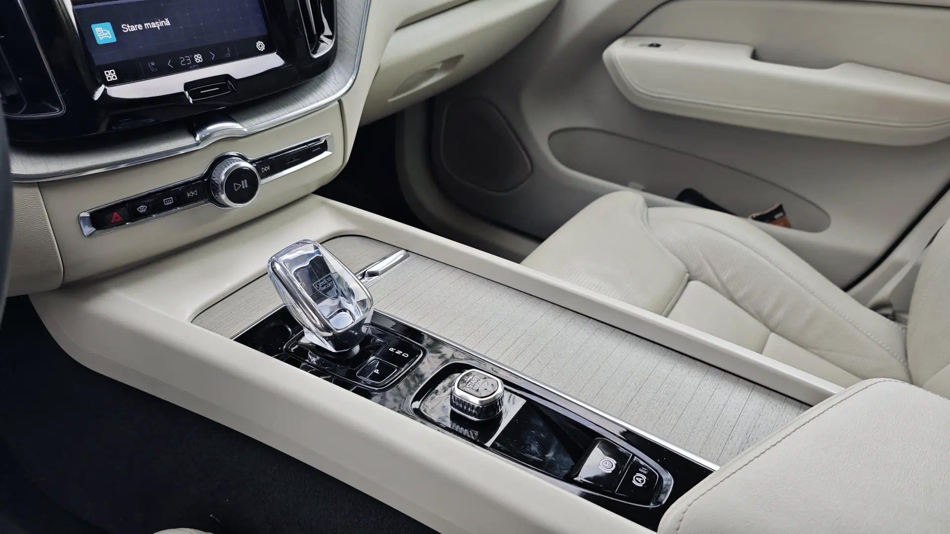 Volvo XC60 2.0d B4 Mild Hybrid AWD Ultimate Dark