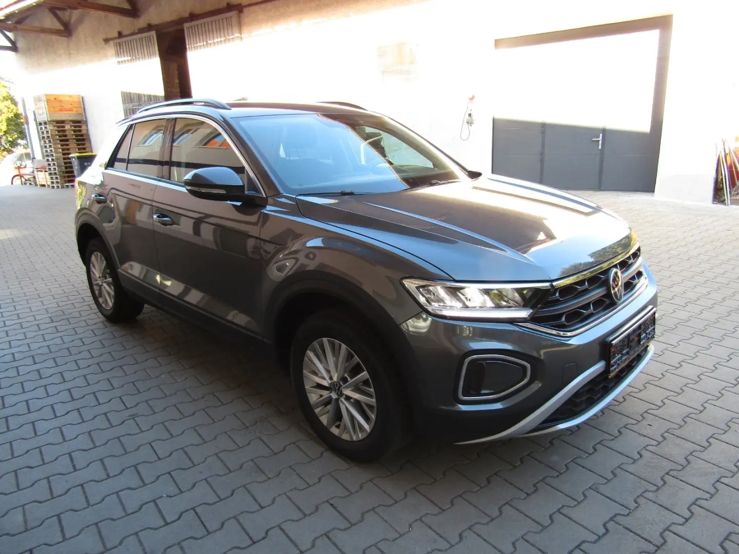 T-Roc Life  DSG  Virtual  DAB  LED  SHZ  ACC Met