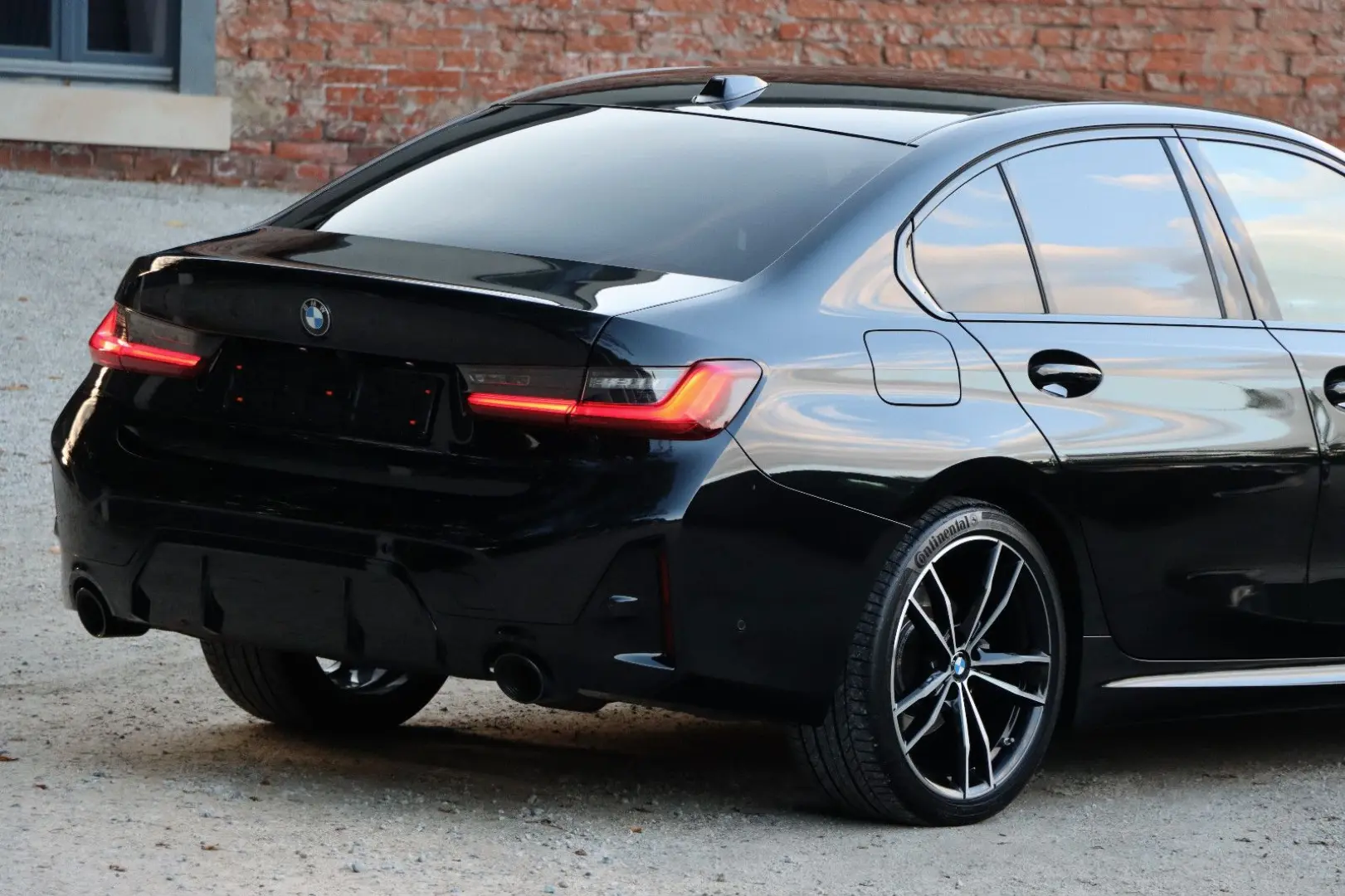 BMW 320d xDrive/M-SPORT/ACC/