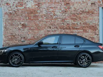 BMW 320d xDrive/M-SPORT/ACC/