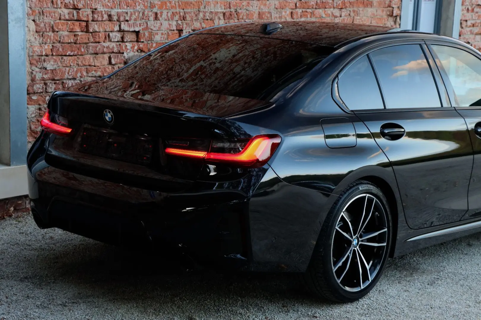 BMW 320d xDrive/M-SPORT/ACC/
