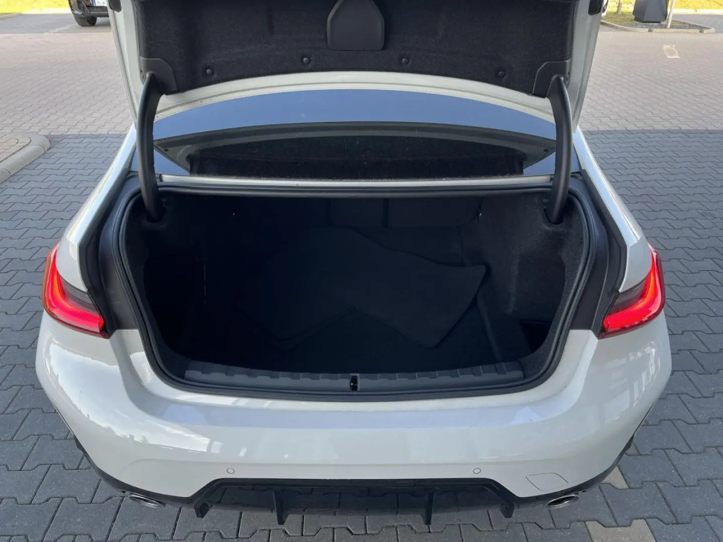 BMW  320d xDrive M Sport Adap.LED ACC