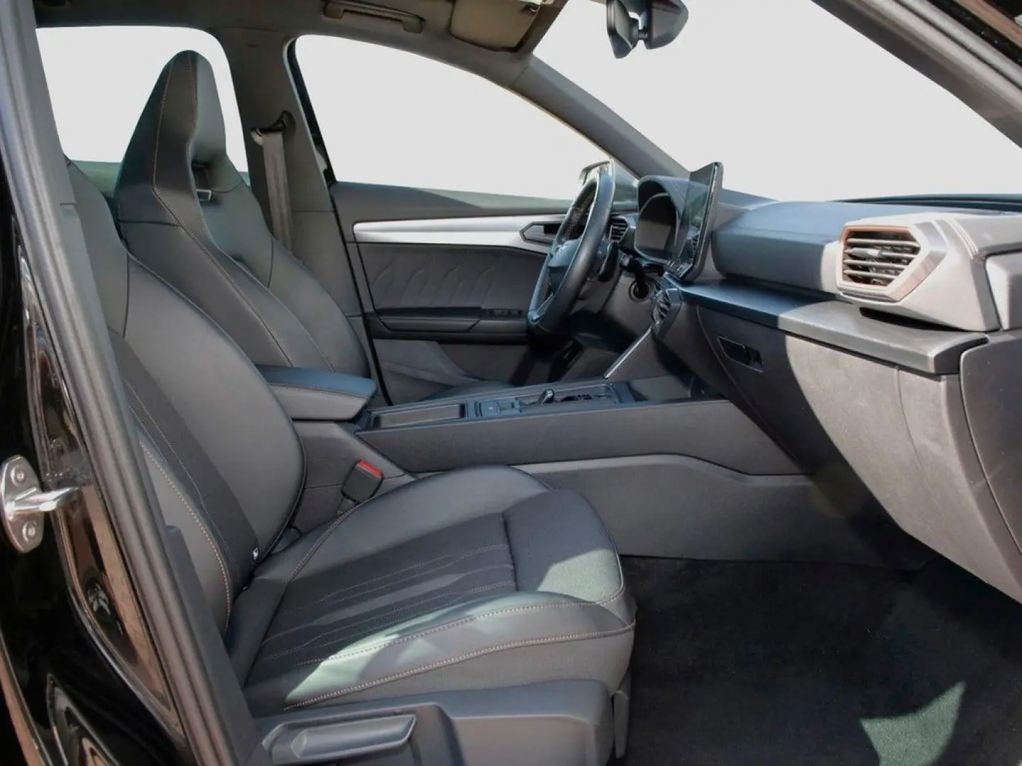 Formentor VZ 2.0 TSI 4Drive Pano AHK Navi+VC ACC