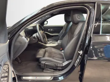 BMW  320xd lim M Sport AHK ACC Driving Assistant