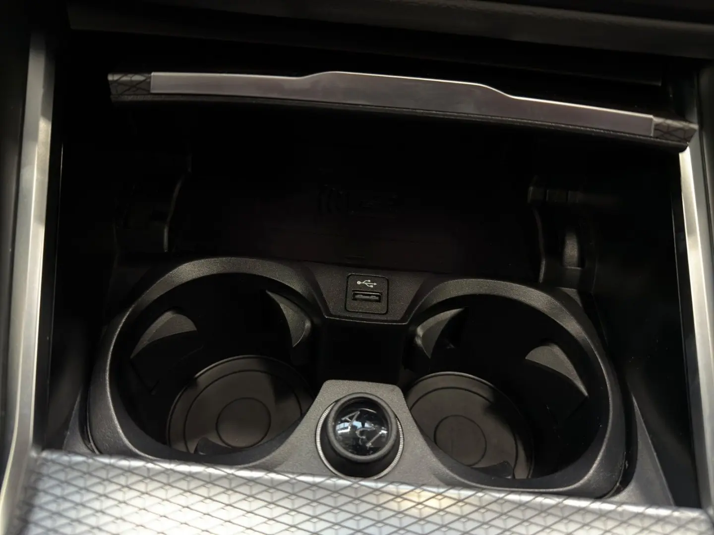 BMW  320xd lim M Sport AHK ACC Driving Assistant