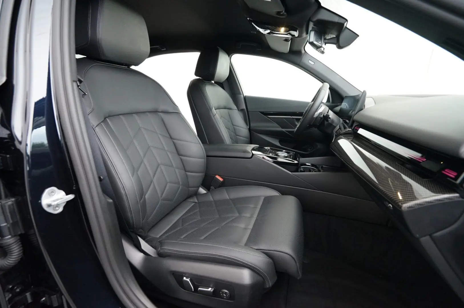 BMW 520d xDrive Limousine (M-Sport Navi LED H/K ACC)