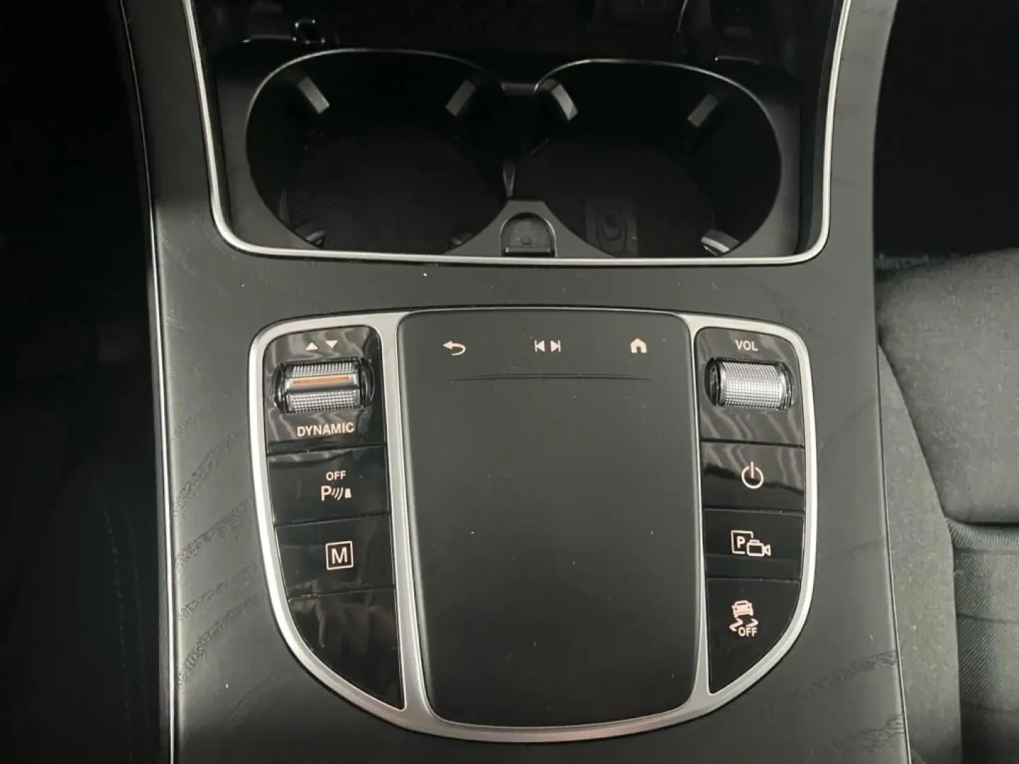 GLC 300 e 4M Night+AHK+MULTIBEAM+MBUX+Navi-Plus