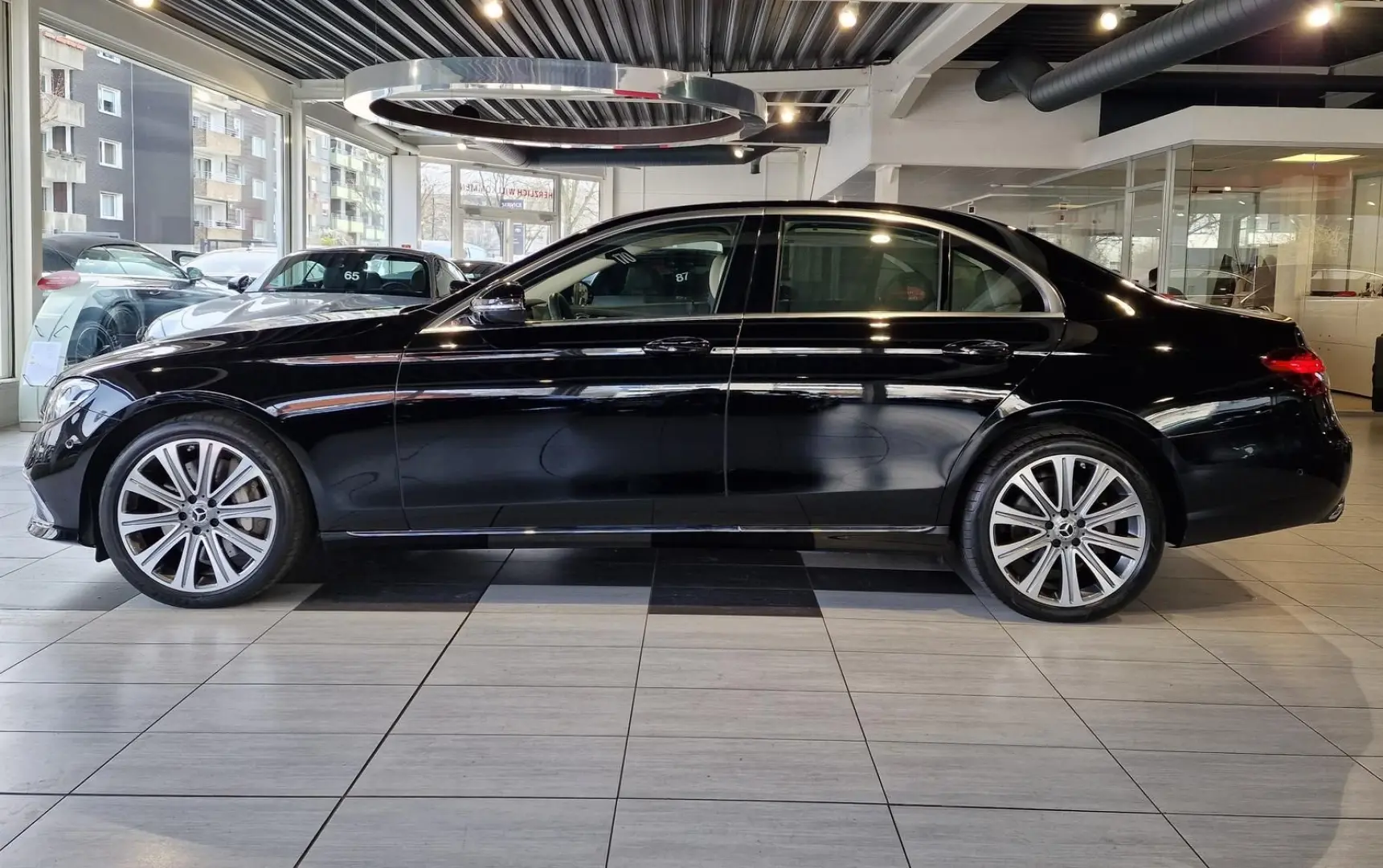 E 300 e Lim Exclusiv*Pano*AHK*RFK*19
