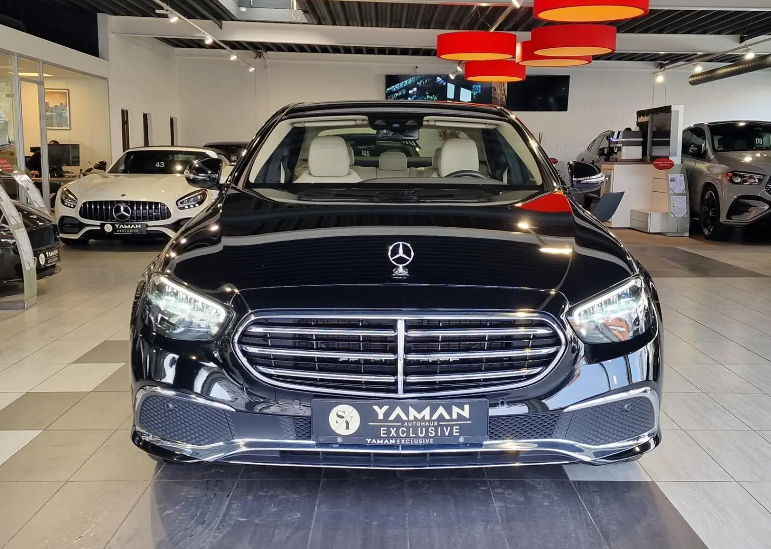 E 300 e Lim Exclusiv*Pano*AHK*RFK*19