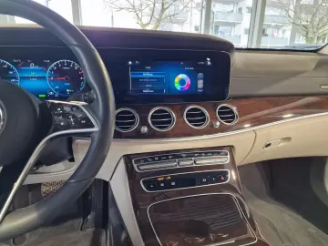 E 300 e Lim Exclusiv*Pano*AHK*RFK*19