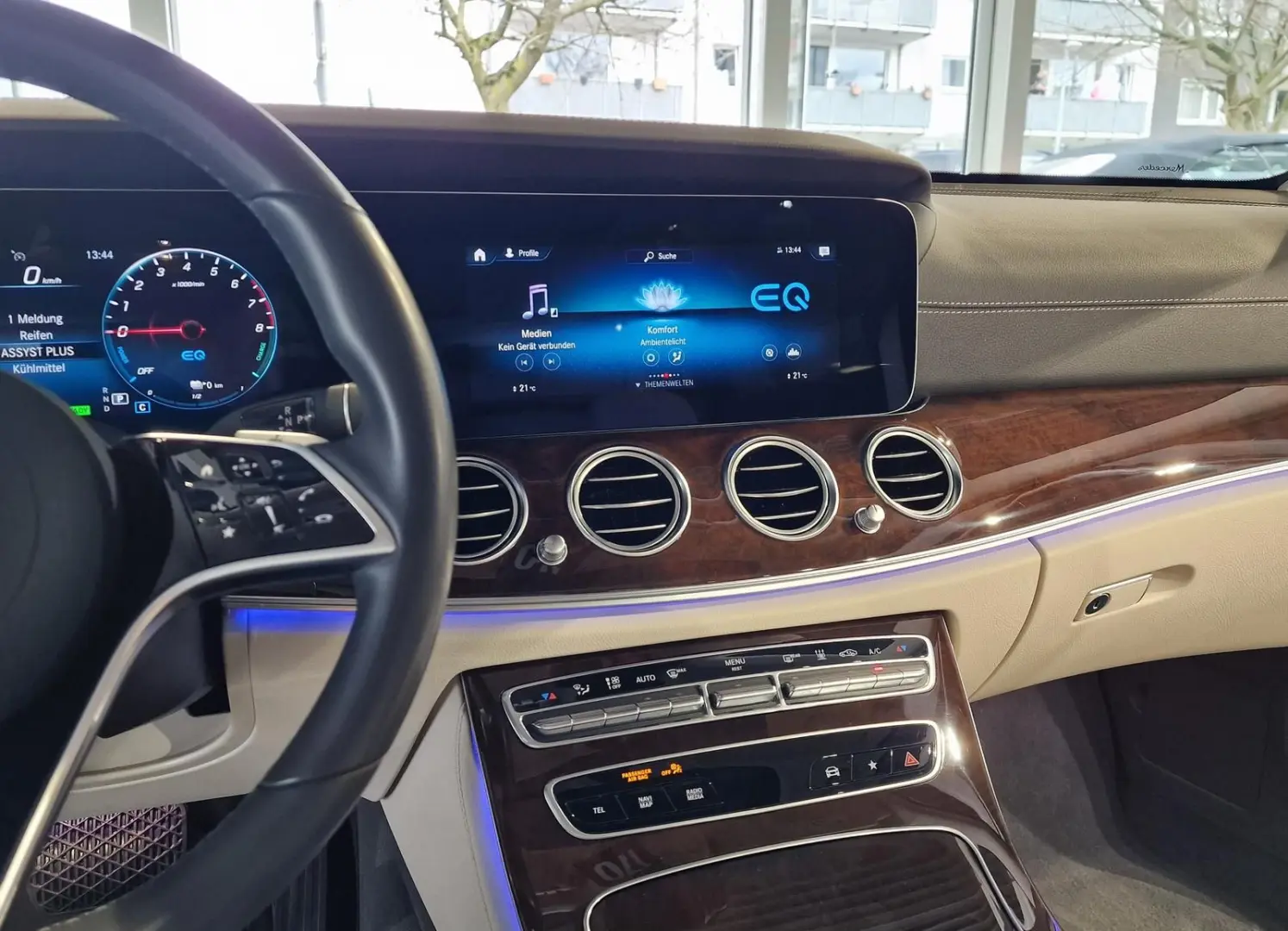 E 300 e Lim Exclusiv*Pano*AHK*RFK*19