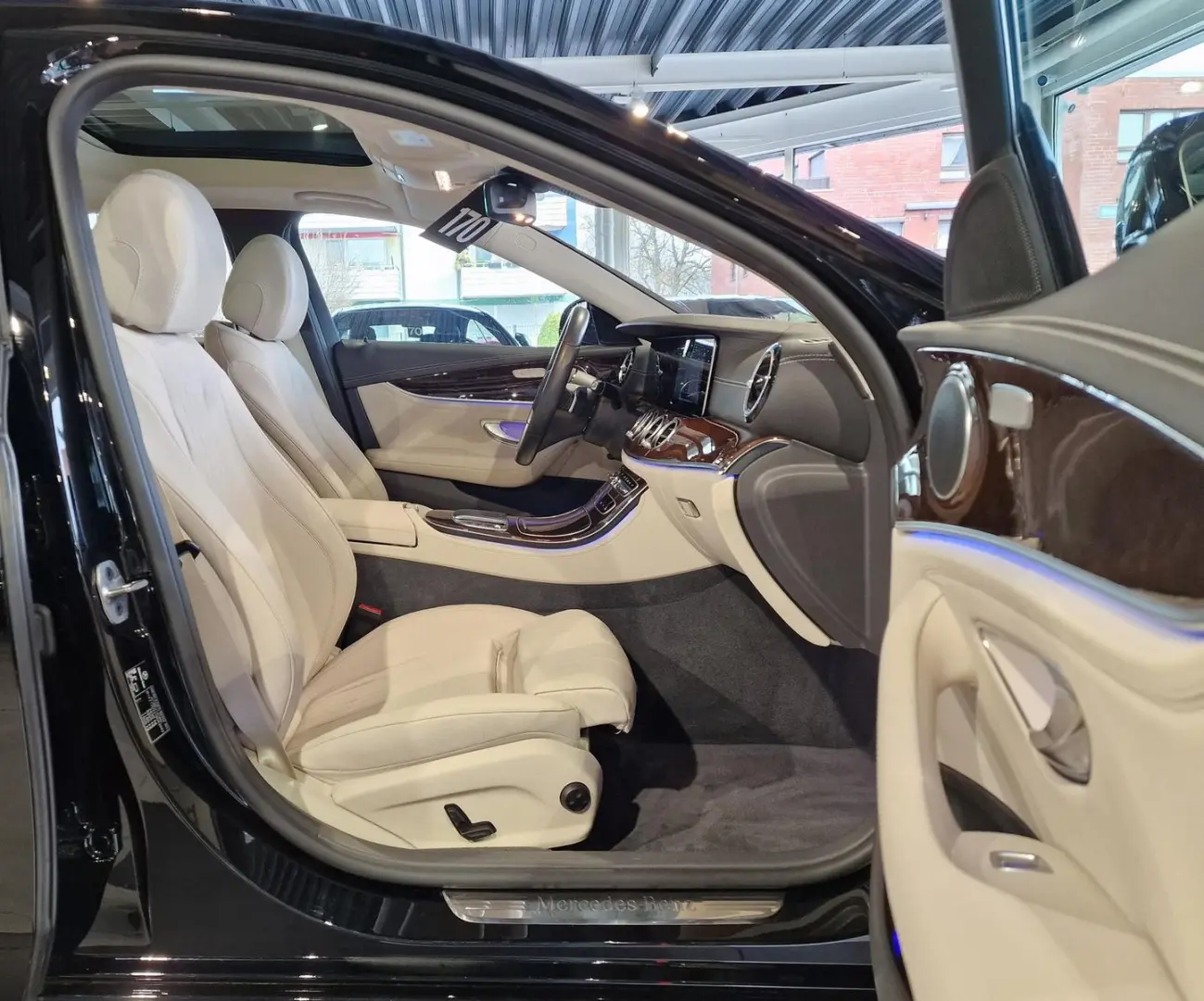 E 300 e Lim Exclusiv*Pano*AHK*RFK*19
