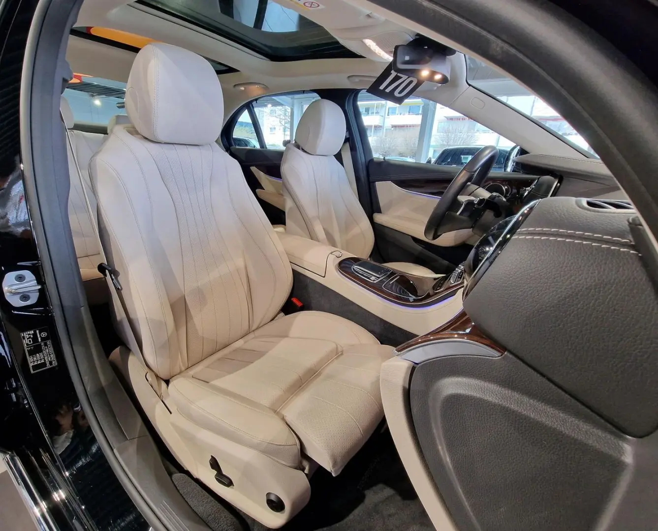 E 300 e Lim Exclusiv*Pano*AHK*RFK*19