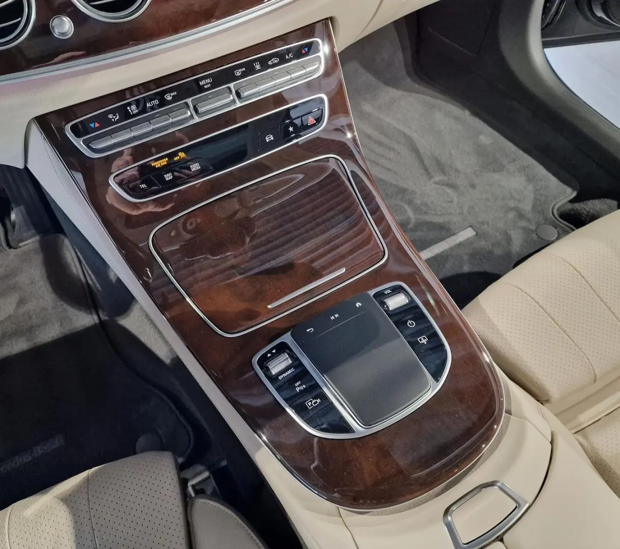 E 300 e Lim Exclusiv*Pano*AHK*RFK*19