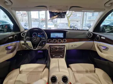 E 300 e Lim Exclusiv*Pano*AHK*RFK*19