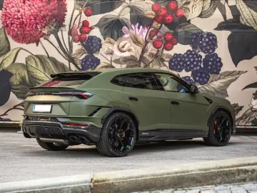 Urus 4.0 V8 Performante *VERDE TURBINE*VOLL*