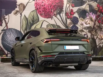 Urus 4.0 V8 Performante *VERDE TURBINE*VOLL*